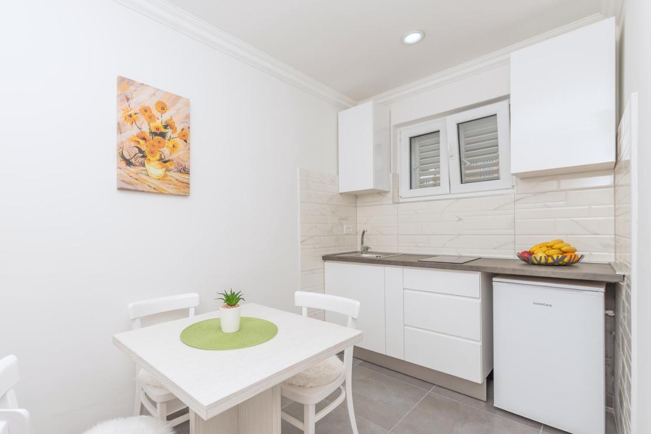 Apartments Petrusic Makarska Exterior foto